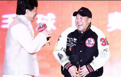 成龍贈送105萬一件定制服裝給運動員